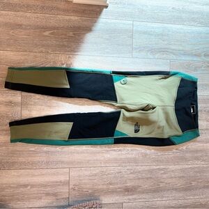 The North Face Black and Tan Fleece Winter Wear